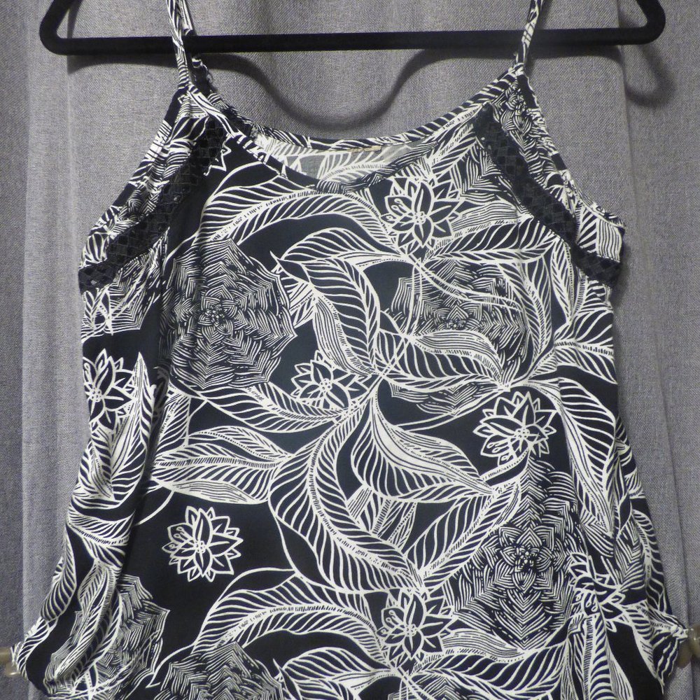 Roxy Black Floral Tank Small